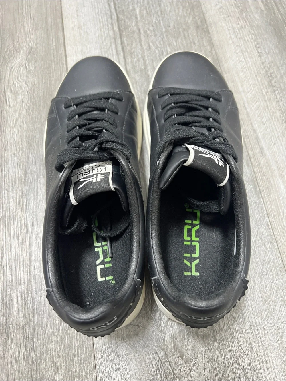 KURU Roam woman’s sneakers in black leather / size 8